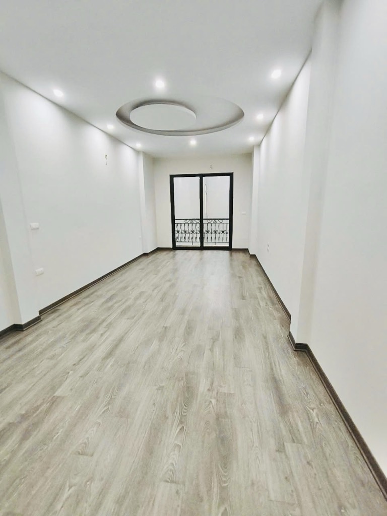 Bán nhà Hoàng Mai - diện tích 48m2 7 tầng - Mặt ngõ thông kinh doanh - giá 15,2 tỷ