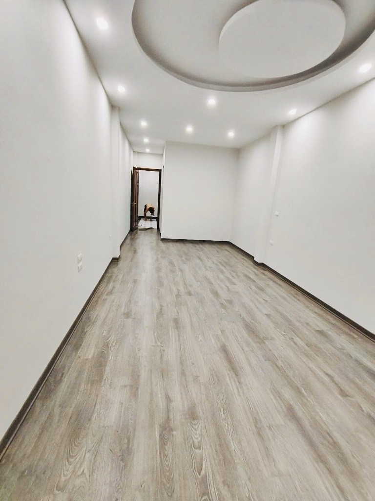 Bán nhà Hoàng Mai - diện tích 48m2 7 tầng - Mặt ngõ thông kinh doanh - giá 15,2 tỷ