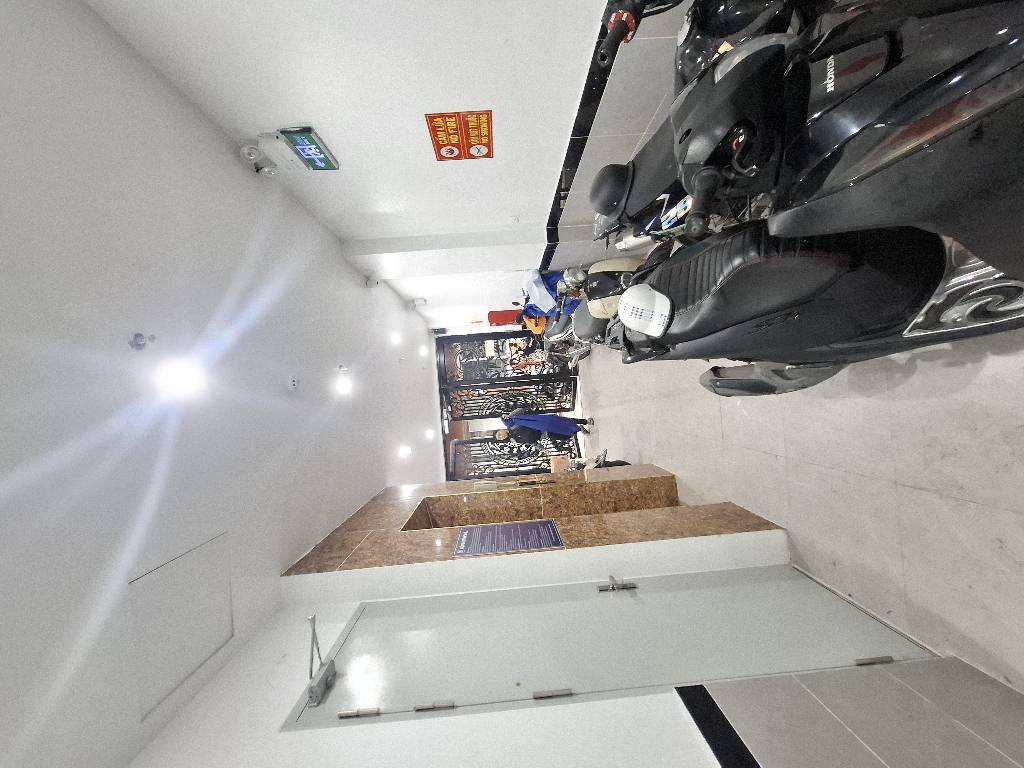 Bán nhà Pháo Đài Láng - diện tích 80m2 7 tầng - Căn hộ dịch vụ cho thuê - giá 26 tỷ