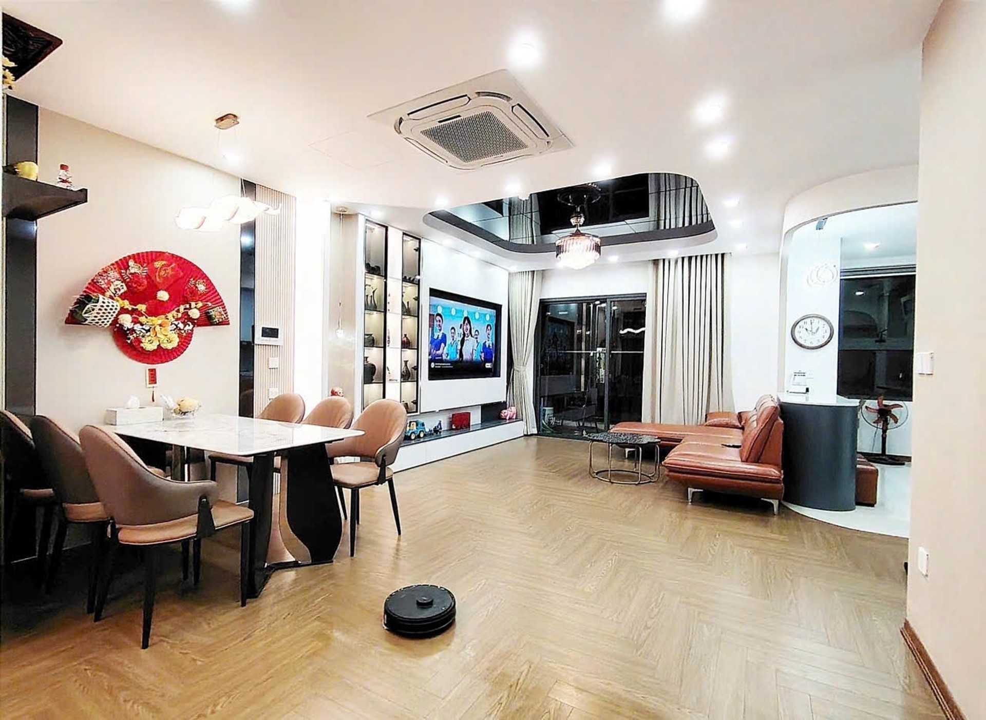 Bán nhà Hoàng Mai - diện tích 113m2 2 tầng - Căn góc 3 thoáng - giá 9,5 tỷ