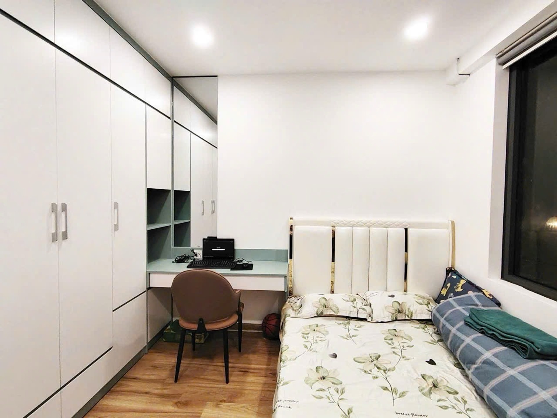 Bán nhà Hoàng Mai - diện tích 113m2 2 tầng - Căn góc 3 thoáng - giá 9,5 tỷ
