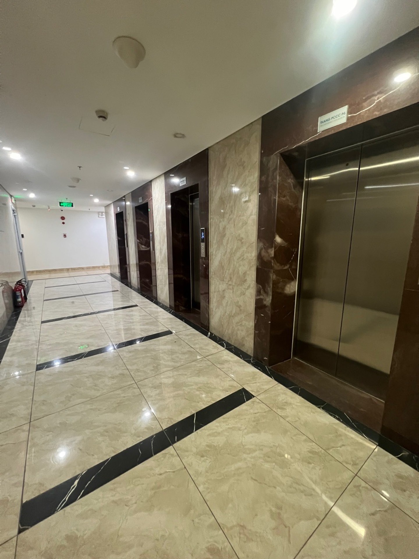 Bán nhà Hoàng Mai - diện tích 113m2 2 tầng - Căn góc 3 thoáng - giá 9,5 tỷ