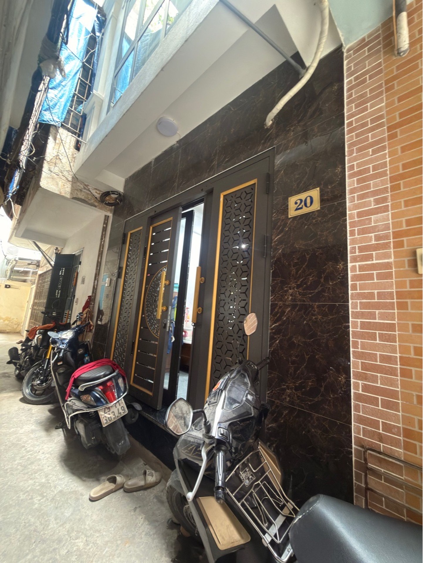 Bán nhà Nhân Hòa - diện tích 30m2 5 tầng - Ô tô đỗ cửa - giá 10 tỷ