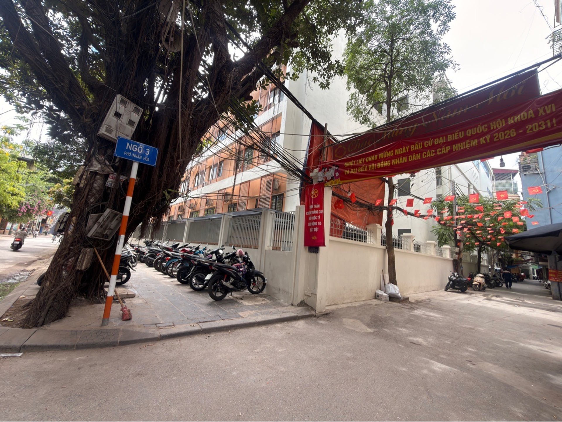 Bán nhà Nhân Hòa - diện tích 30m2 5 tầng - Ô tô đỗ cửa - giá 10 tỷ