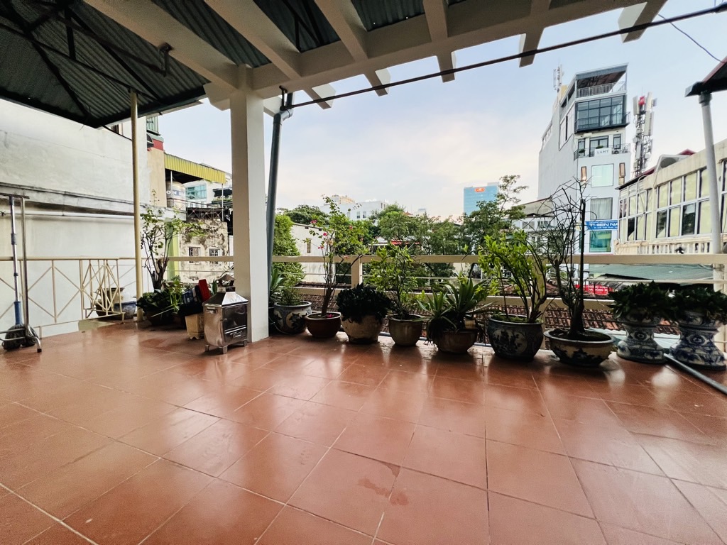 Bán nhà Tuệ Tĩnh - diện tích 79.2m2 4 tầng - 3 mặt thoáng - giá 32 tỷ