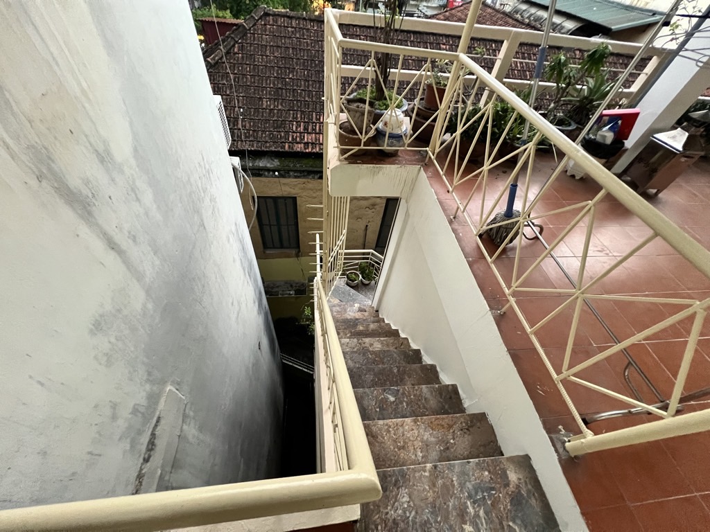 Bán nhà Tuệ Tĩnh - diện tích 79.2m2 4 tầng - 3 mặt thoáng - giá 32 tỷ