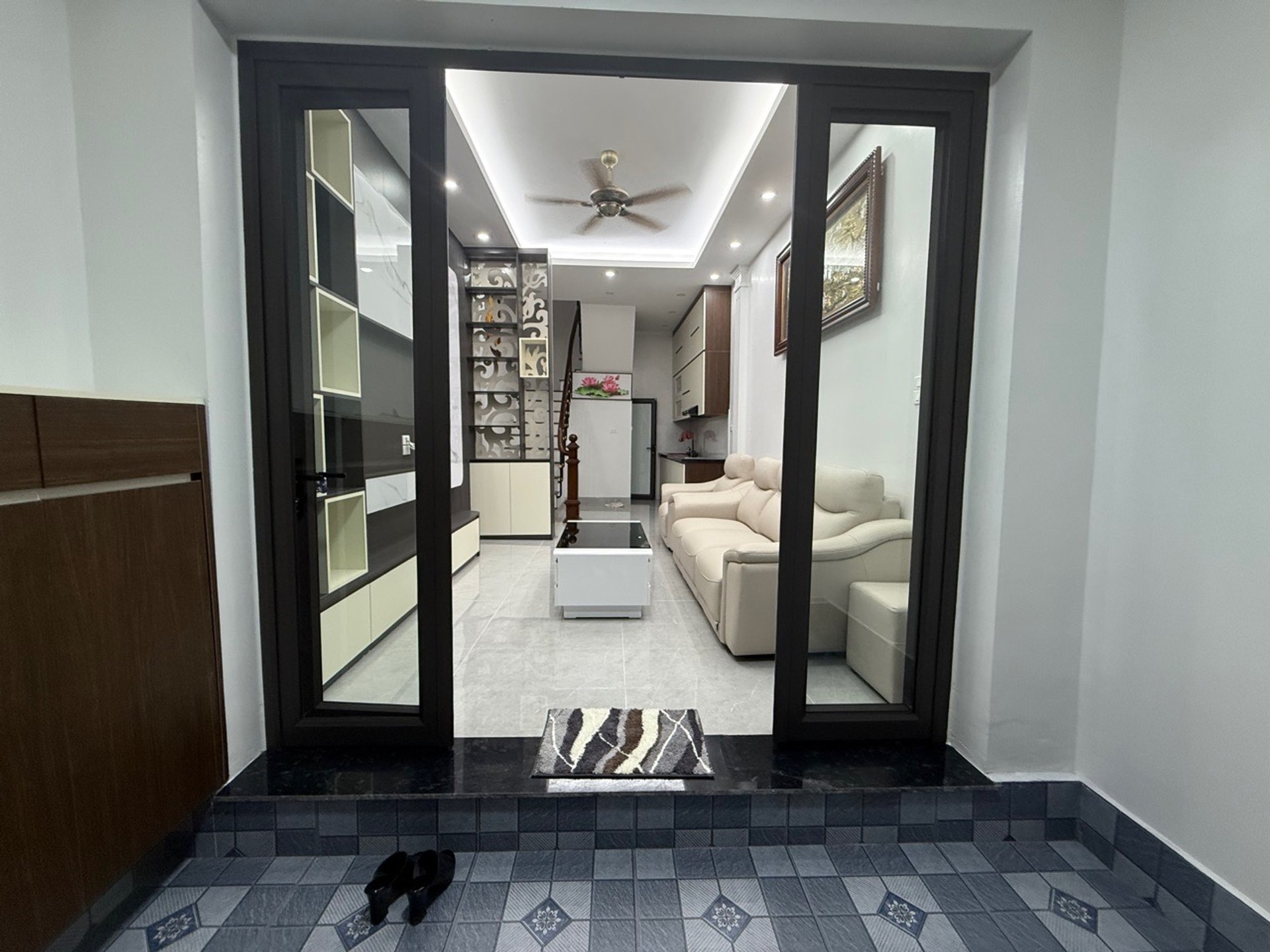 Bán nhà Nguyễn Văn Viên - diện tích 35m2 5 tầng - Nhà đẹp ở luôn - giá 10,5 tỷ