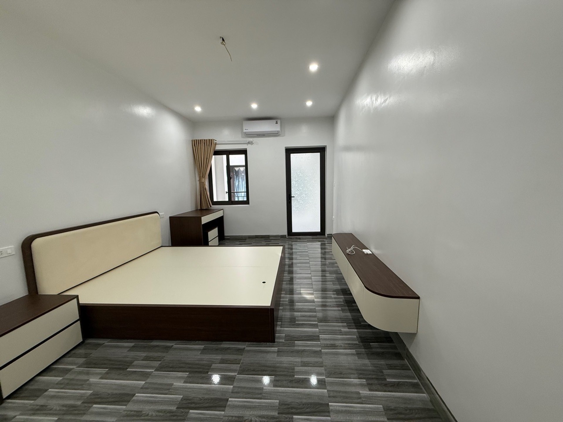 Bán nhà Nguyễn Văn Viên - diện tích 35m2 5 tầng - Nhà đẹp ở luôn - giá 10,5 tỷ