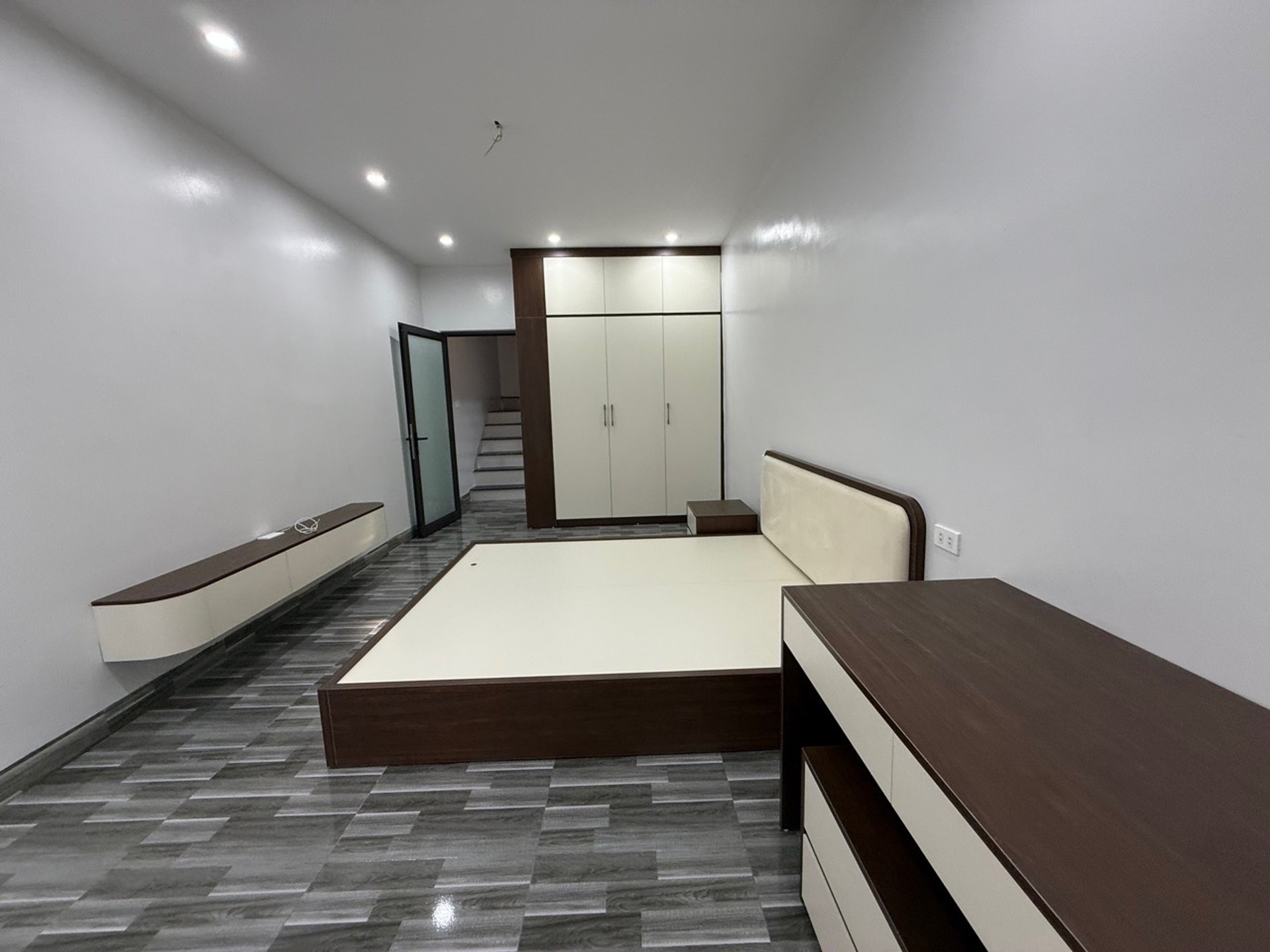 Bán nhà Nguyễn Văn Viên - diện tích 35m2 5 tầng - Nhà đẹp ở luôn - giá 10,5 tỷ