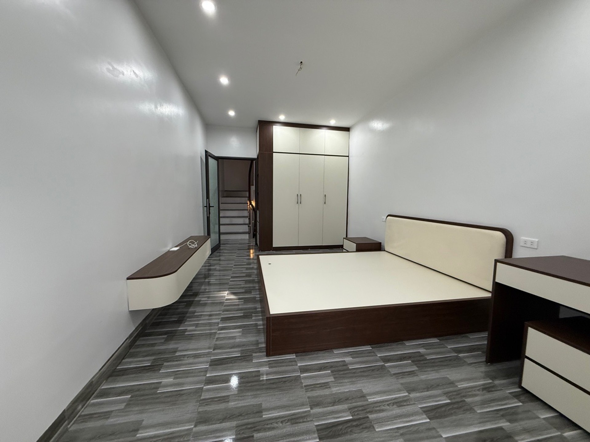Bán nhà Nguyễn Văn Viên - diện tích 35m2 5 tầng - Nhà đẹp ở luôn - giá 10,5 tỷ