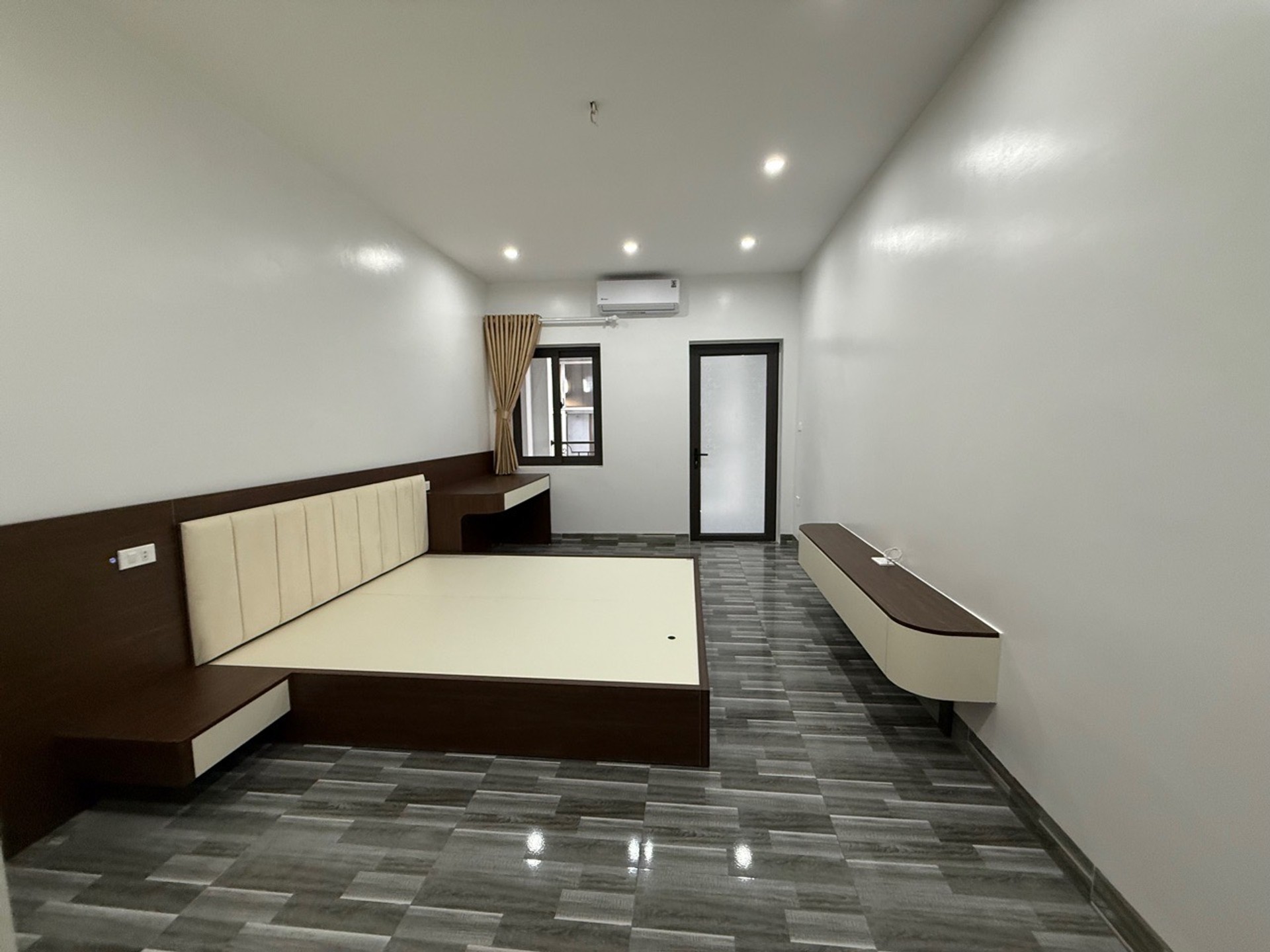 Bán nhà Nguyễn Văn Viên - diện tích 35m2 5 tầng - Nhà đẹp ở luôn - giá 10,5 tỷ