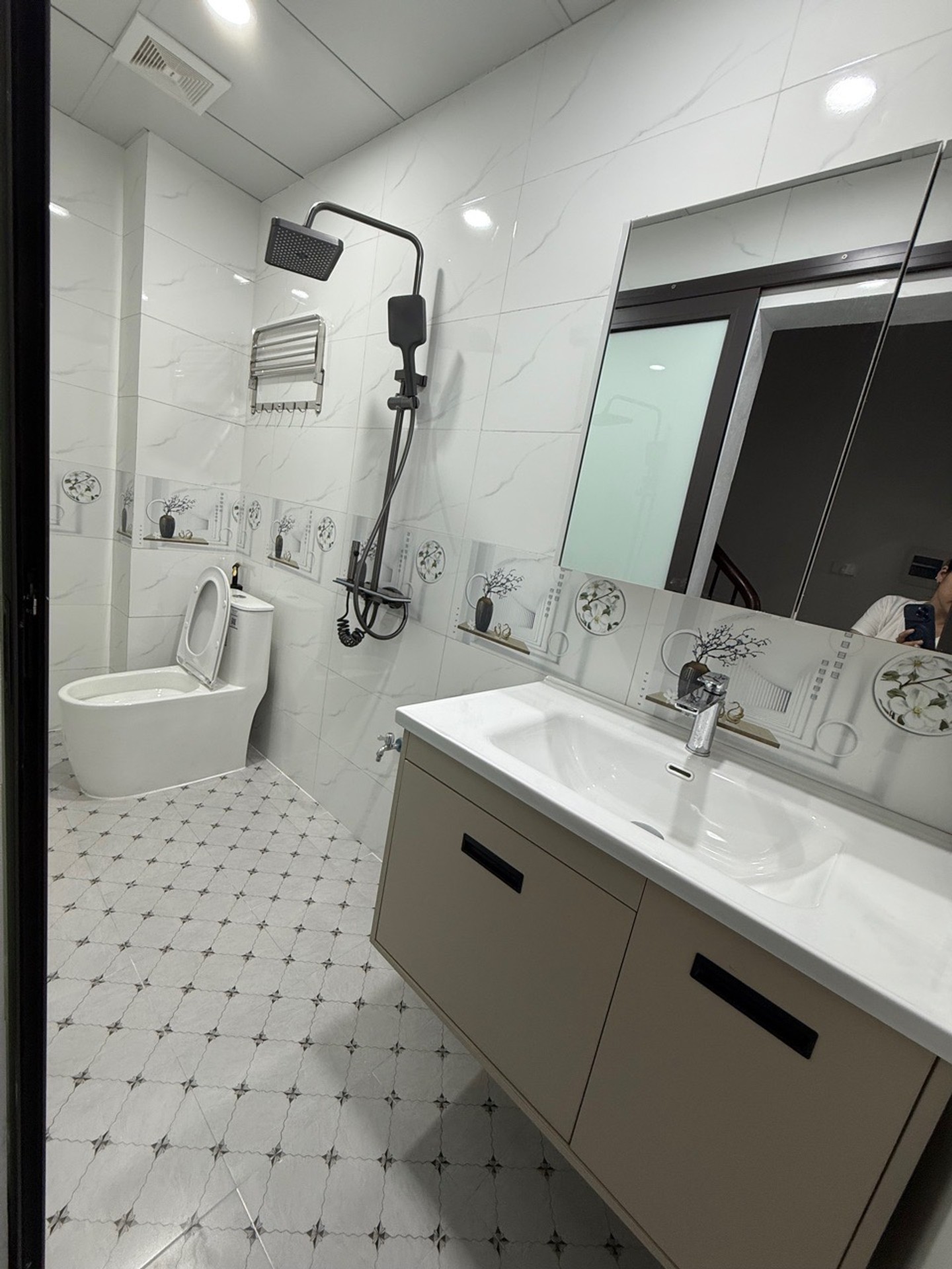Bán nhà Nguyễn Văn Viên - diện tích 35m2 5 tầng - Nhà đẹp ở luôn - giá 10,5 tỷ
