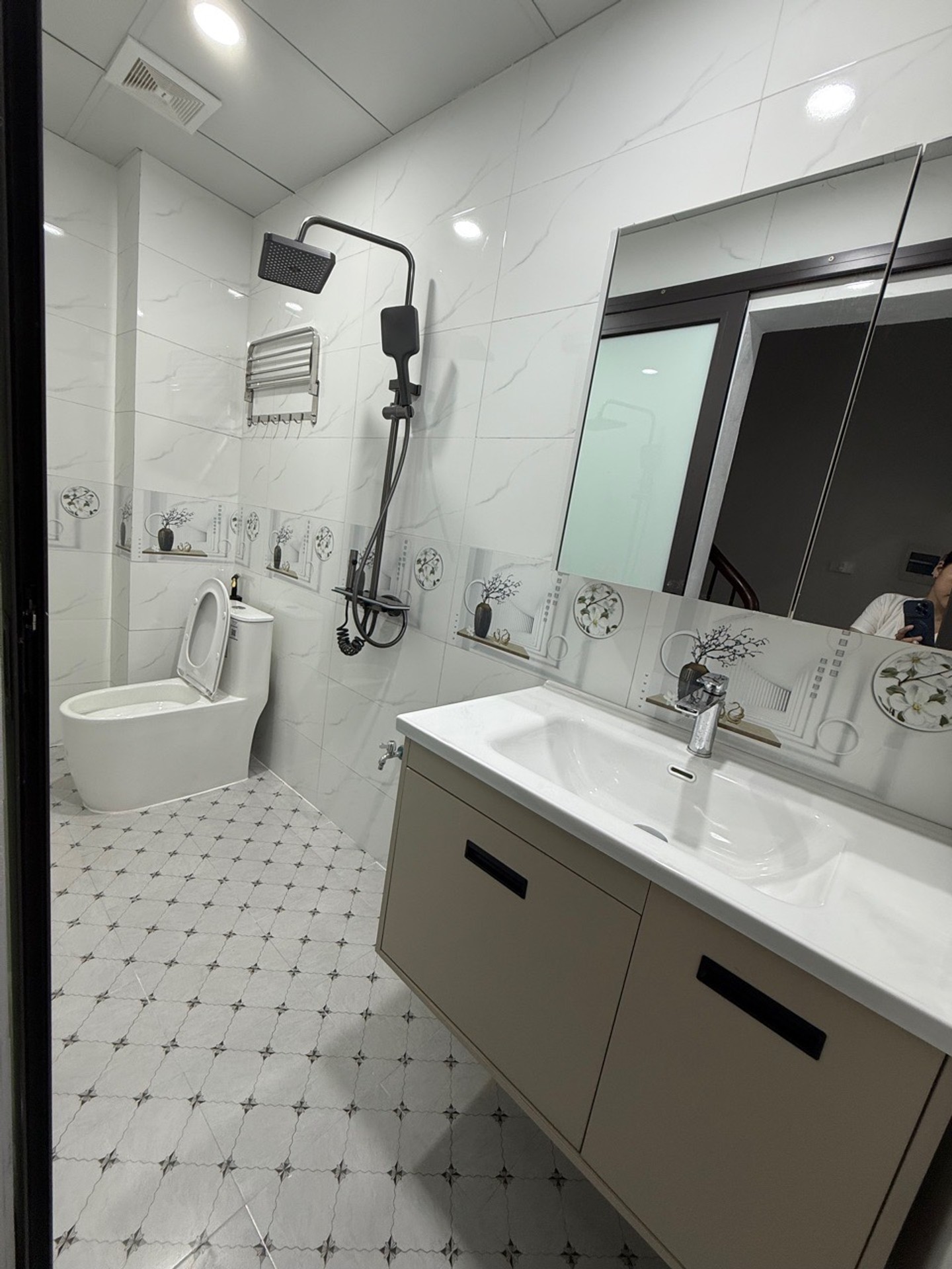 Bán nhà Nguyễn Văn Viên - diện tích 35m2 5 tầng - Nhà đẹp ở luôn - giá 10,5 tỷ