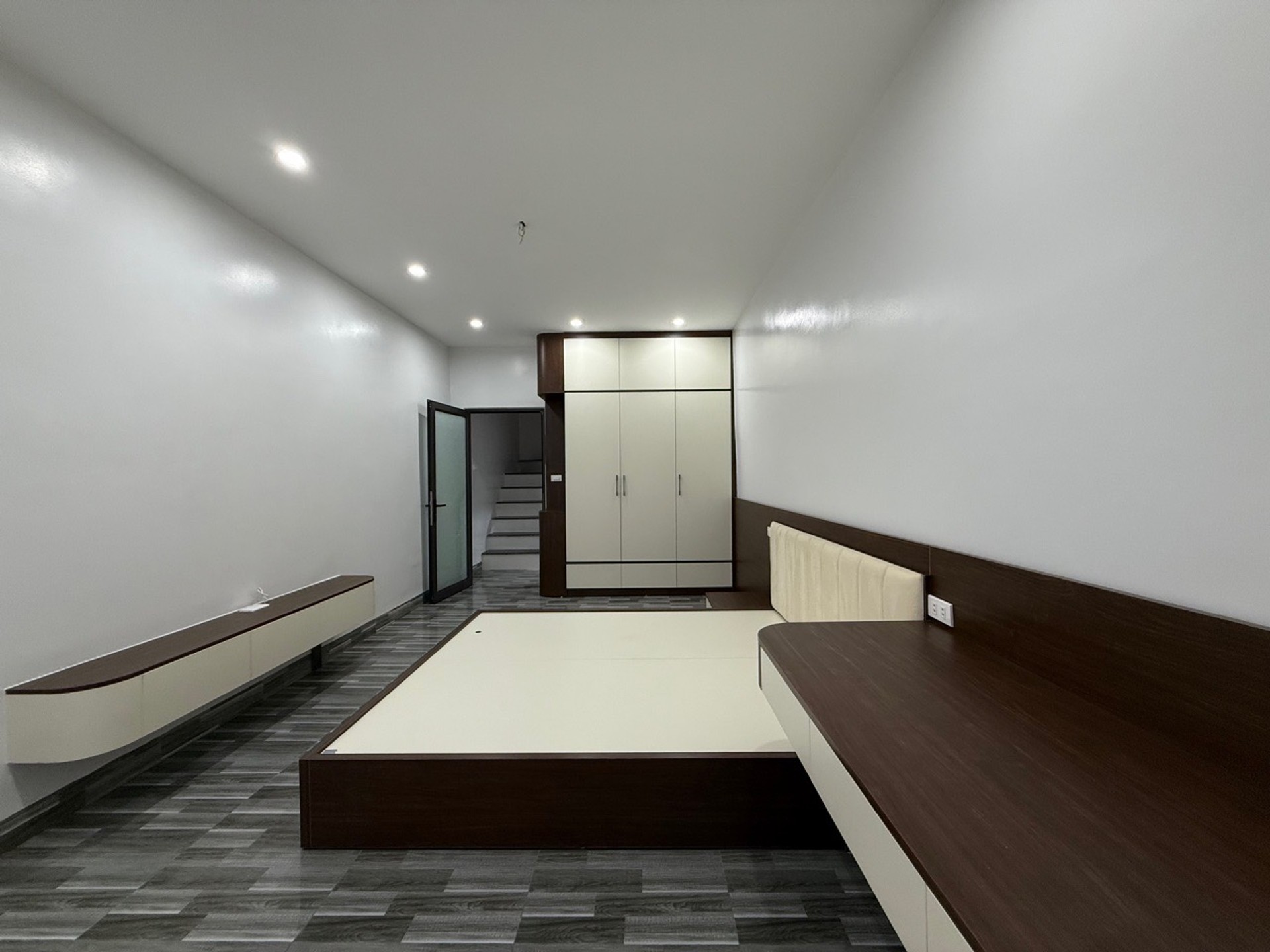 Bán nhà Nguyễn Văn Viên - diện tích 35m2 5 tầng - Nhà đẹp ở luôn - giá 10,5 tỷ