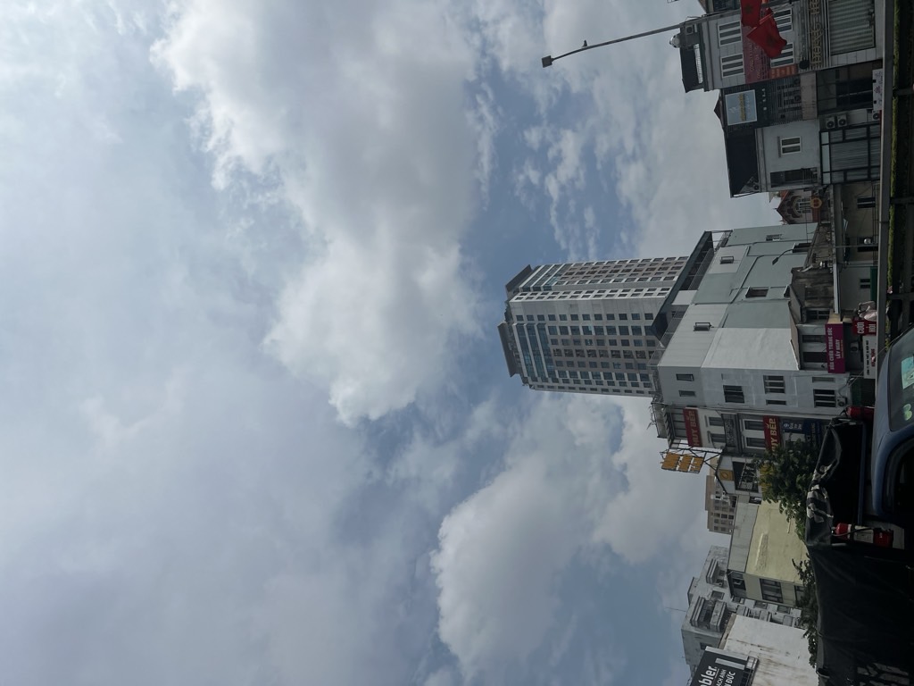 Bán nhà Nguyễn Trãi - diện tích 175m2 5 tầng - Lô góc 2 mặt thoáng - giá 53 tỷ