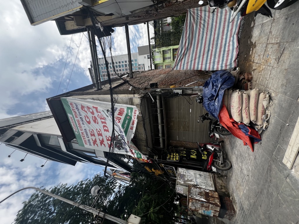 Bán nhà Nguyễn Trãi - diện tích 175m2 5 tầng - Lô góc 2 mặt thoáng - giá 53 tỷ