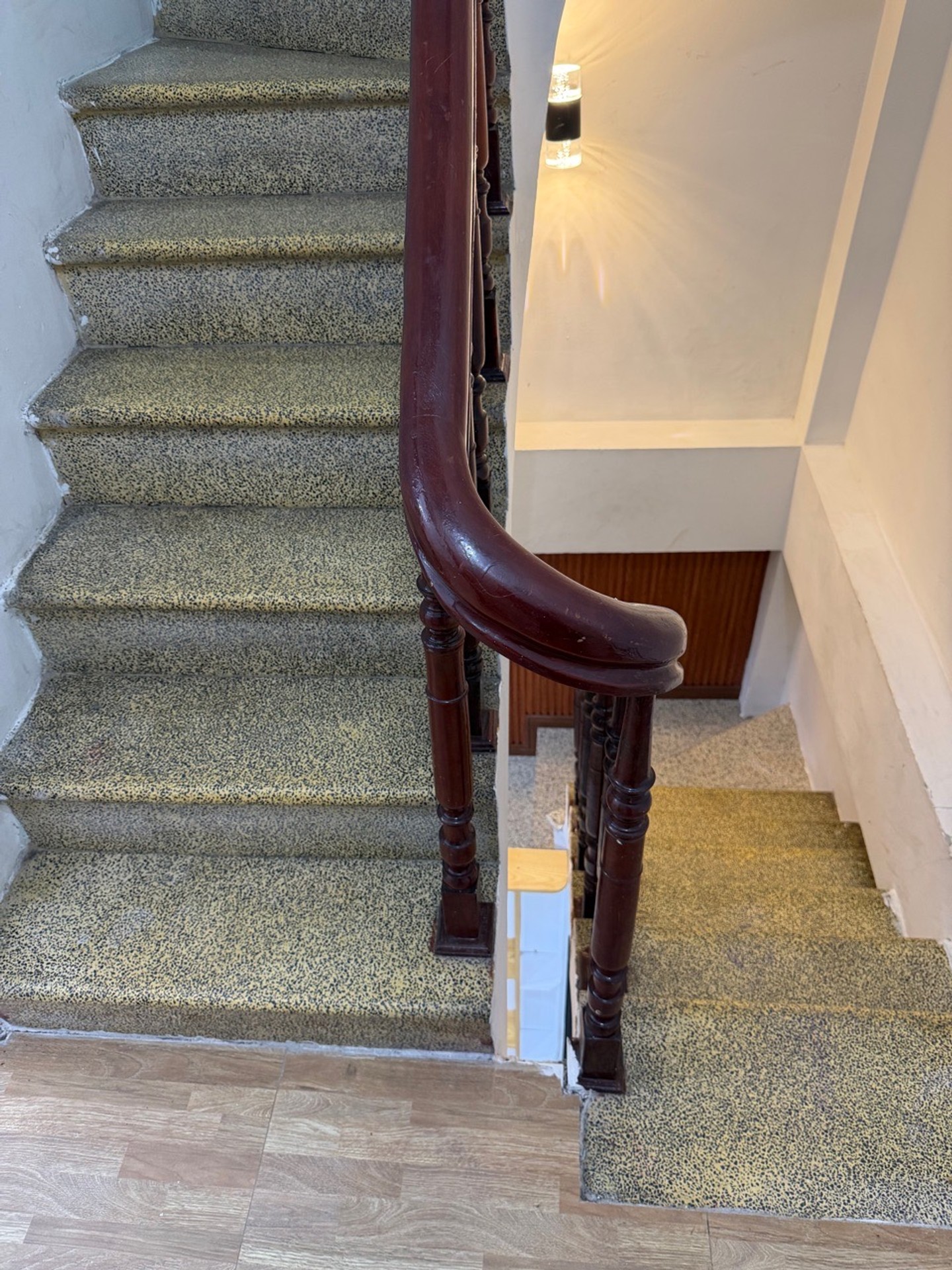 Bán nhà Đống Đa - diện tích 31m2 5 tầng - Ô TÔ ĐỖ CỔNG - giá 9,2 tỷ