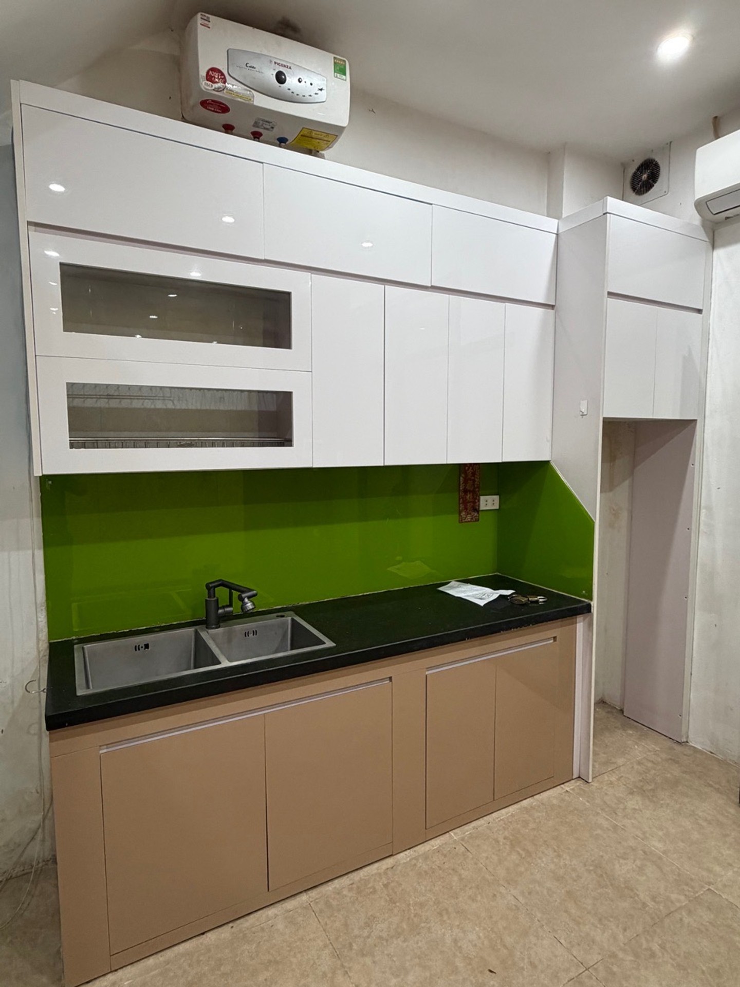 Bán nhà Đống Đa - diện tích 31m2 5 tầng - Ô TÔ ĐỖ CỔNG - giá 9,2 tỷ