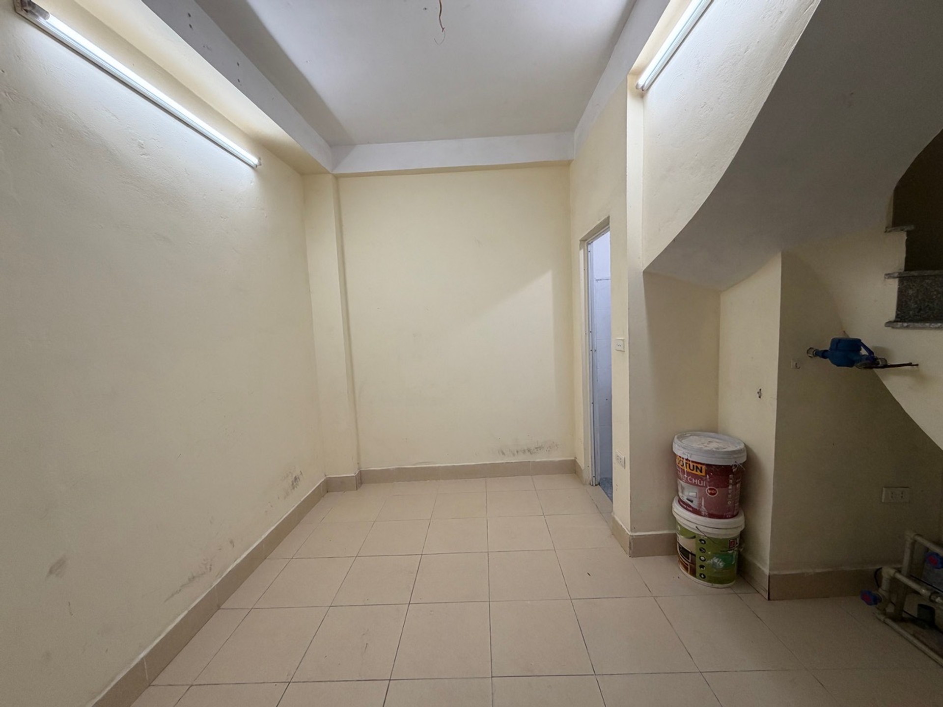 Bán nhà Đống Đa - diện tích 31m2 5 tầng - Ô TÔ ĐỖ CỔNG - giá 9,2 tỷ