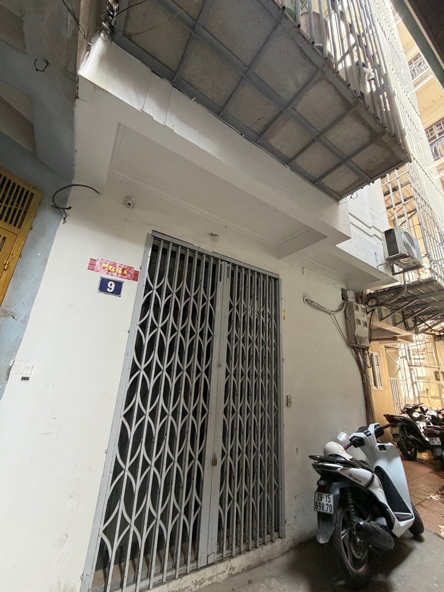 Bán nhà Đống Đa - diện tích 31m2 5 tầng - Ô TÔ ĐỖ CỔNG - giá 9,2 tỷ