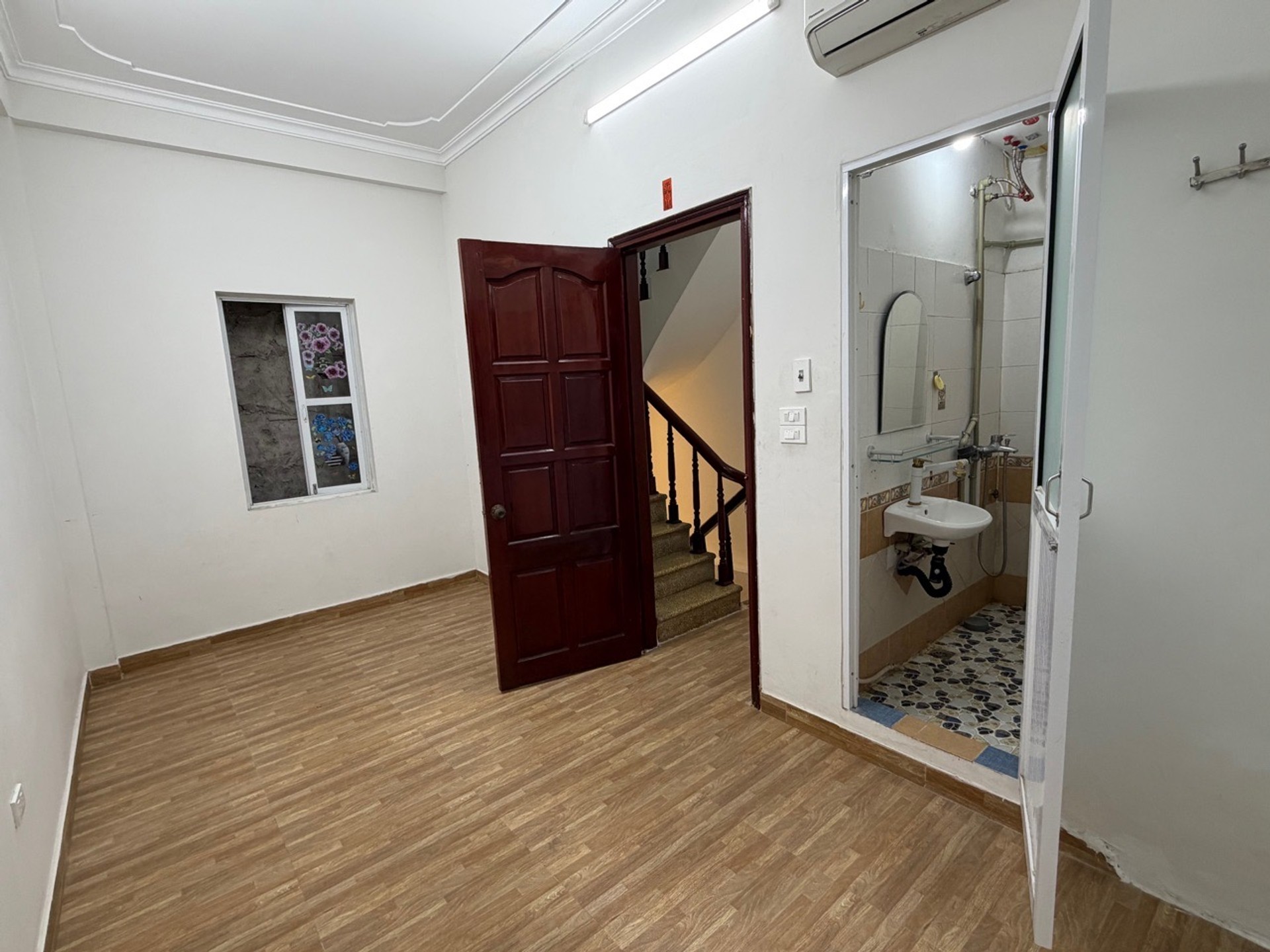 Bán nhà Đống Đa - diện tích 31m2 5 tầng - Ô TÔ ĐỖ CỔNG - giá 9,2 tỷ
