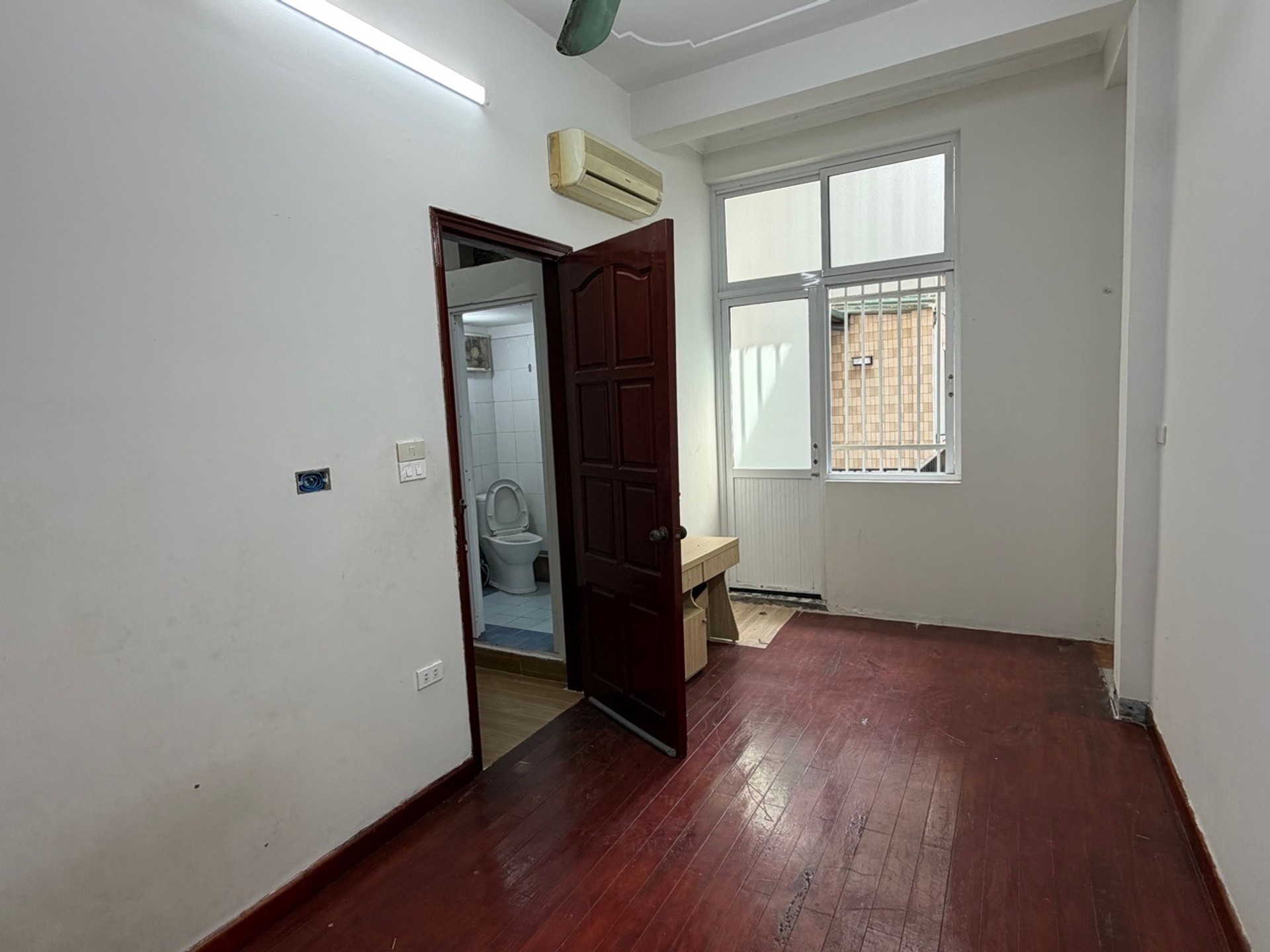 Bán nhà Đống Đa - diện tích 31m2 5 tầng - Ô TÔ ĐỖ CỔNG - giá 9,2 tỷ