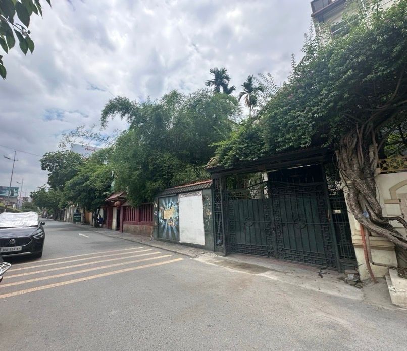 Bán nhà Âu Cơ - diện tích 231m2 4 tầng - ô tô tránh - giá 92 tỷ