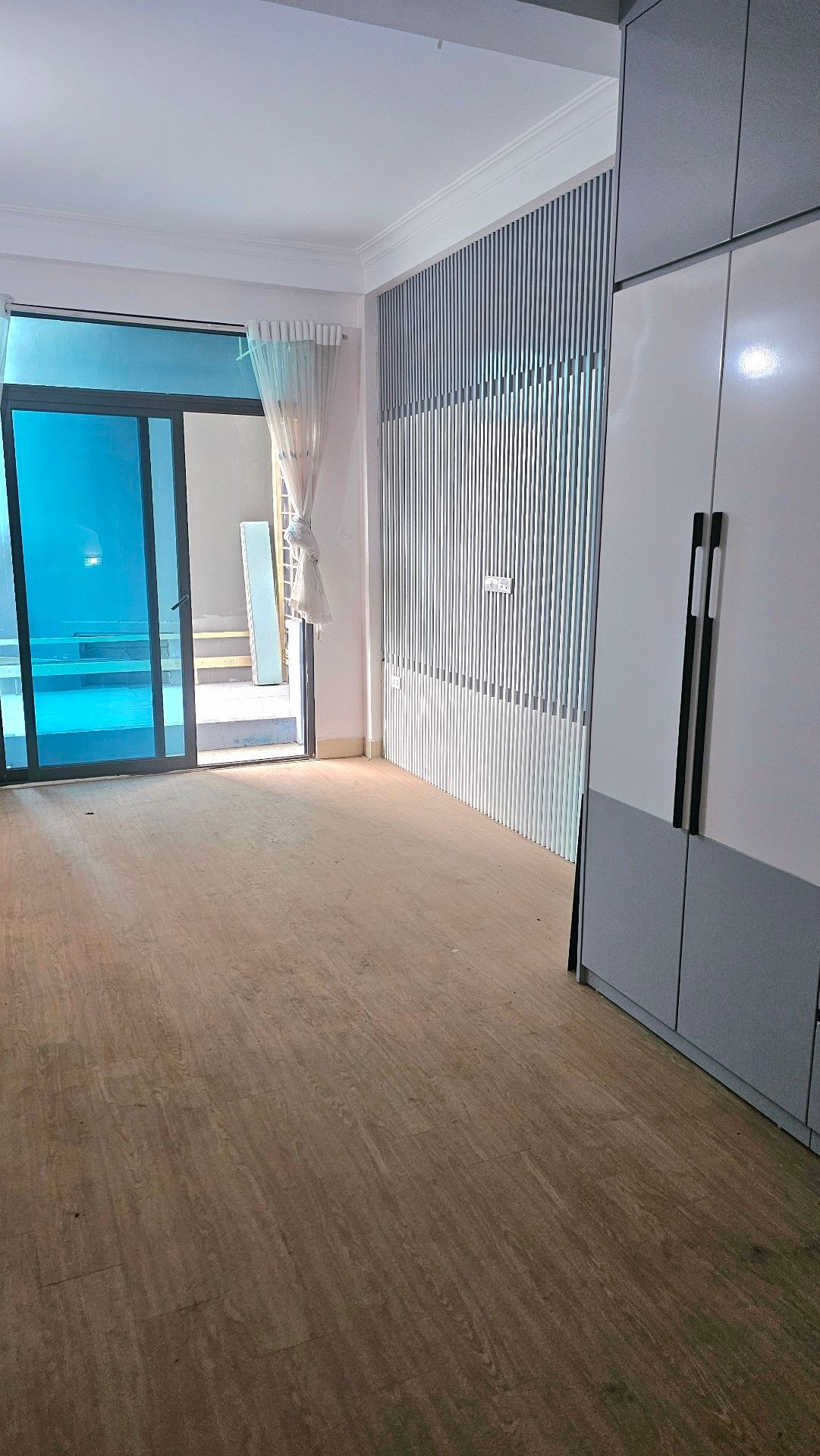 Bán nhà Vĩnh Hưng - diện tích 31m2 5 tầng - Ô tô đỗ cổng - giá 7,5 tỷ