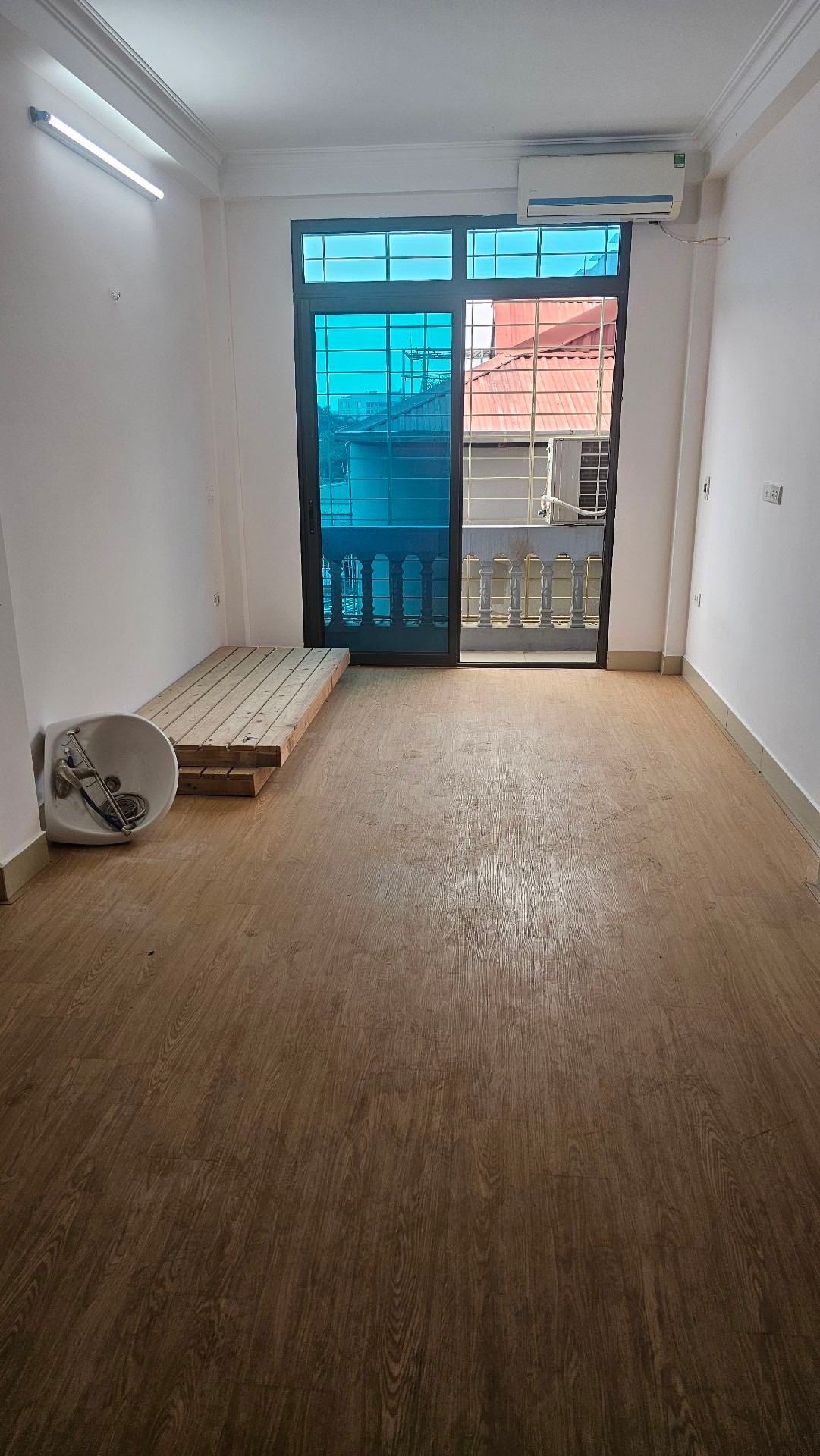 Bán nhà Vĩnh Hưng - diện tích 31m2 5 tầng - Ô tô đỗ cổng - giá 7,5 tỷ
