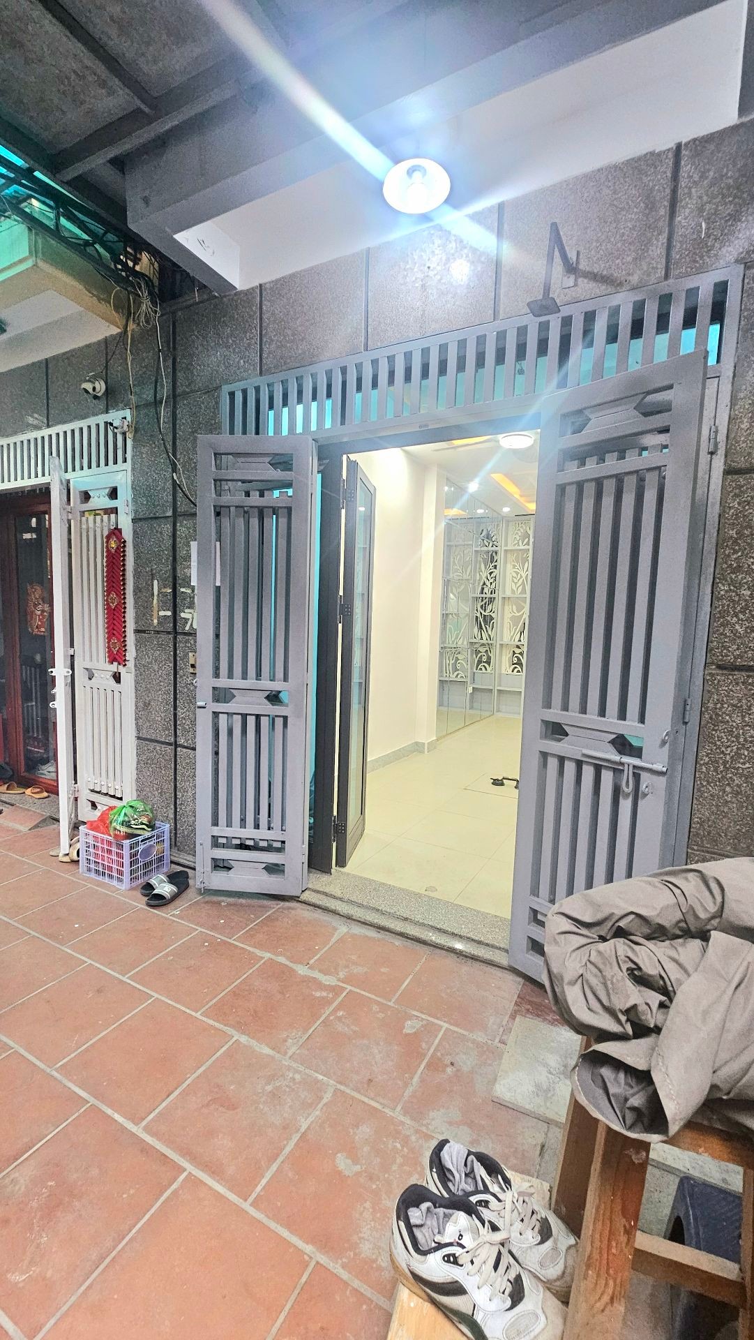 Bán nhà Vĩnh Hưng - diện tích 31m2 5 tầng - Ô tô đỗ cổng - giá 7,5 tỷ