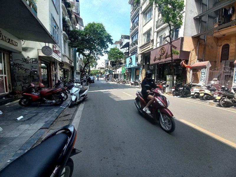 Bán nhà Hàng Da - diện tích 65m2 4 tầng - Mặt phố kinh doanh đỉnh - giá 40 tỷ