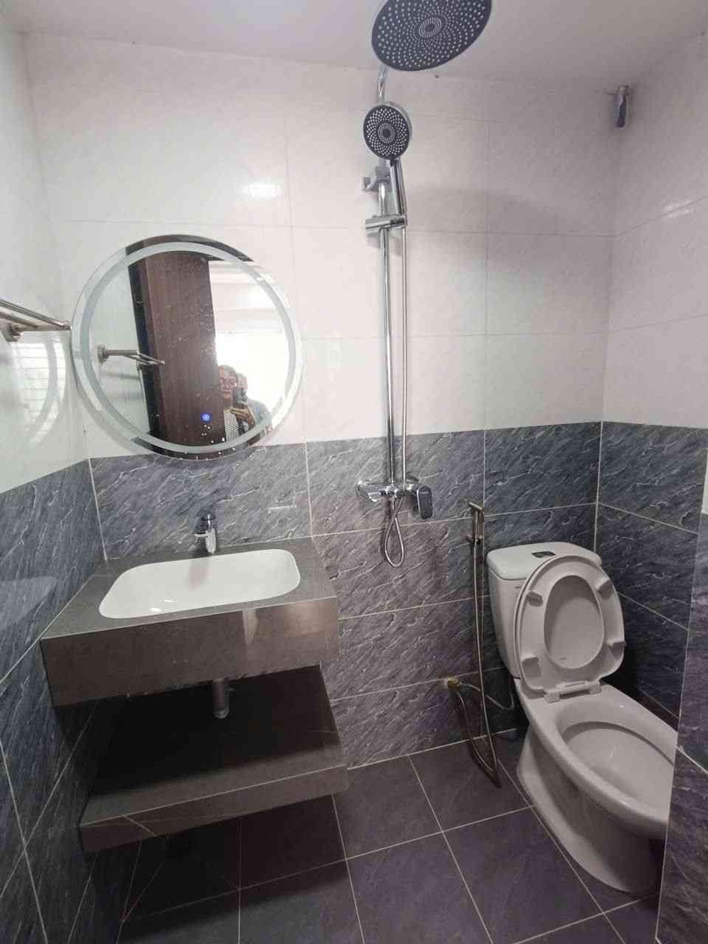 Bán nhà Hoàng Mai - diện tích 51m2 1 tầng - View trọn hồ Vĩnh Hoàng - giá 4,6 tỷ
