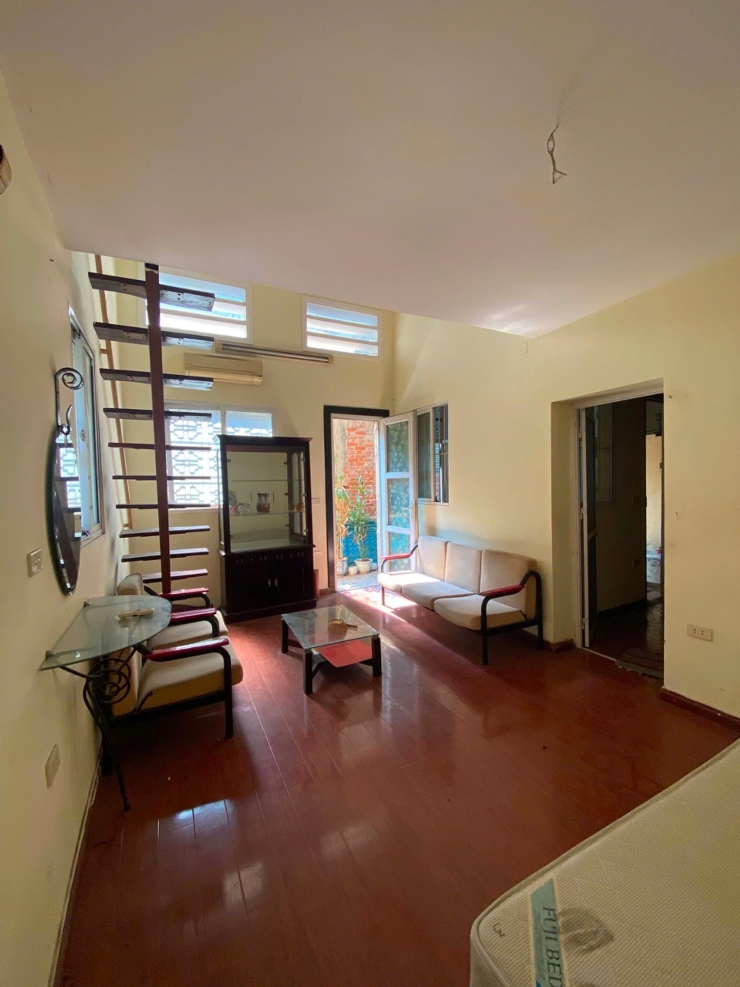 Bán nhà Lê Đại Hành - diện tích 76m2 2 tầng - Nhà nguyên bản - giá 3,65 tỷ
