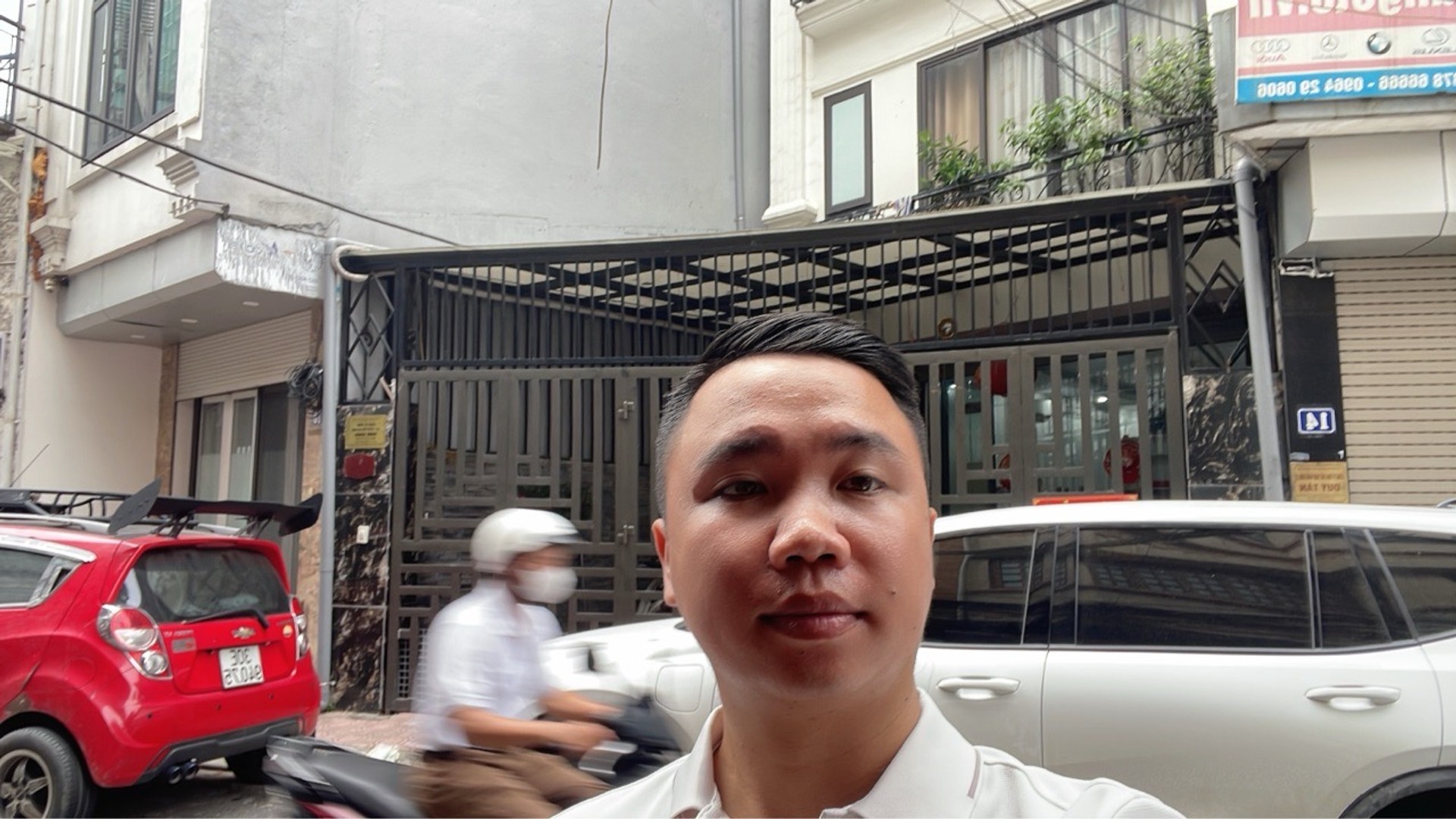 Bán nhà Kim Ngưu - diện tích 31m2 5 tầng - Ô tô tránh - giá 19,5 tỷ