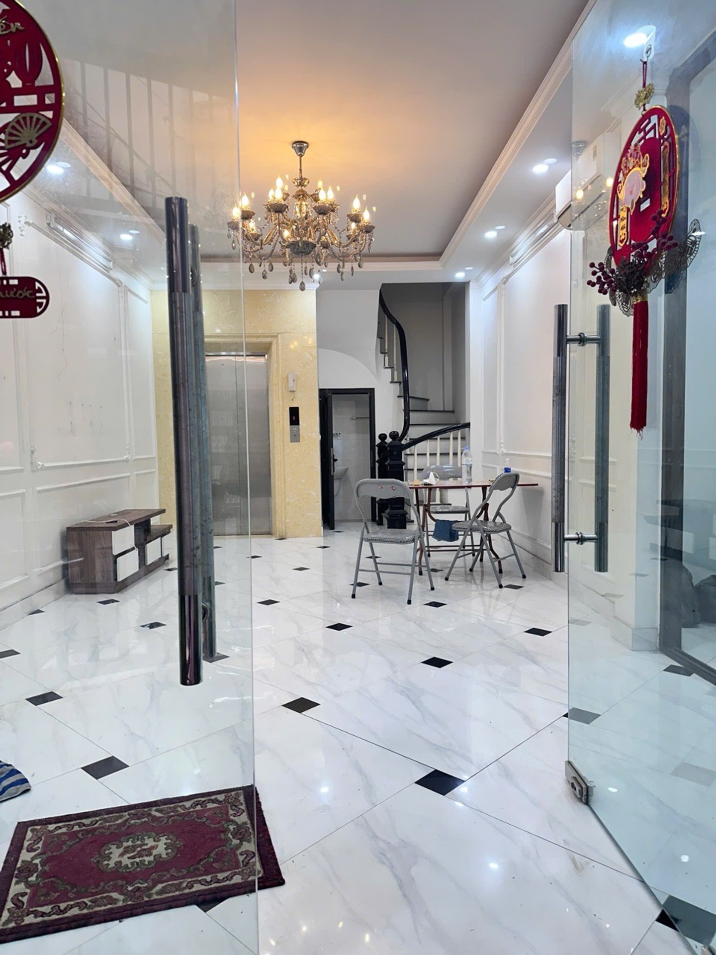 Bán nhà Kim Ngưu - diện tích 31m2 5 tầng - Ô tô tránh - giá 19,5 tỷ