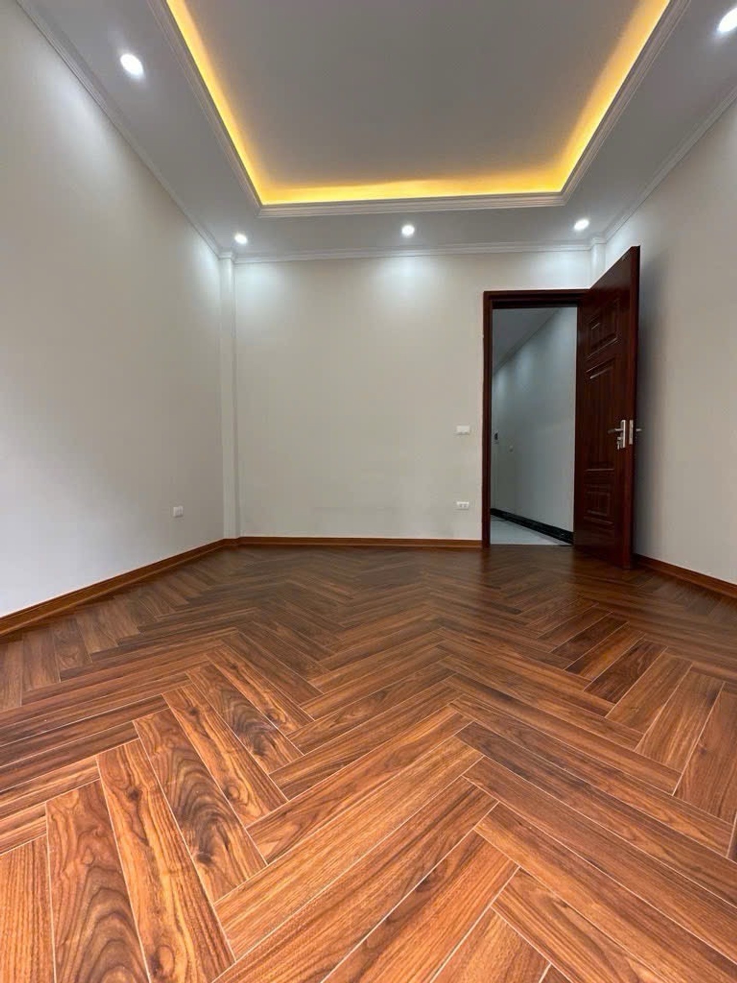 Bán nhà Bùi Xương Trạch - diện tích 53m2 5 tầng - Đầy đủ nội thất - giá 12 tỷ