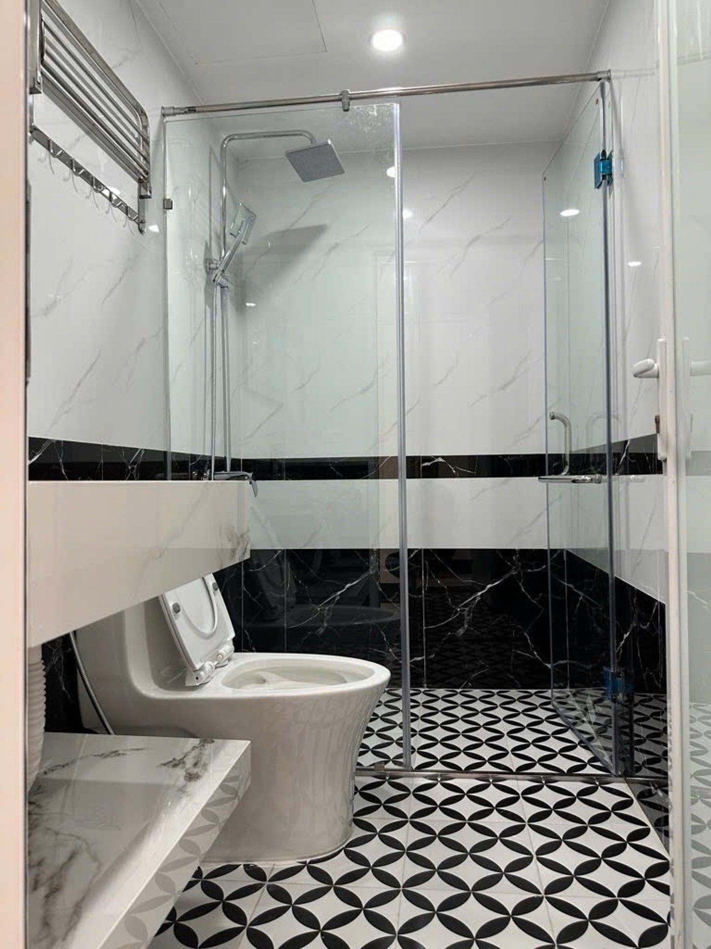 Bán nhà Bùi Xương Trạch - diện tích 53m2 5 tầng - Đầy đủ nội thất - giá 12 tỷ