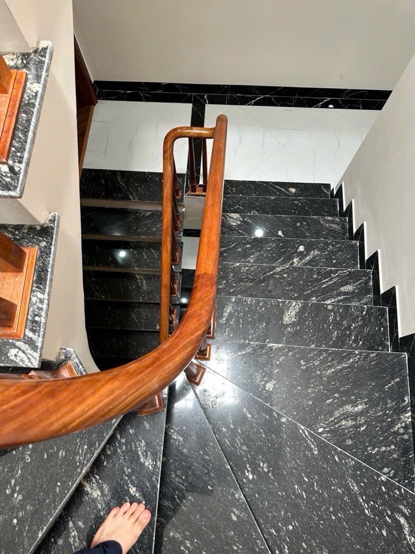 Bán nhà Bùi Xương Trạch - diện tích 53m2 5 tầng - Đầy đủ nội thất - giá 12 tỷ