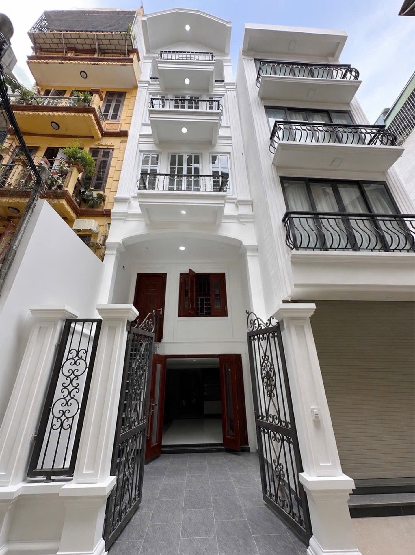 Bán nhà Bùi Xương Trạch - diện tích 53m2 5 tầng - Đầy đủ nội thất - giá 12 tỷ