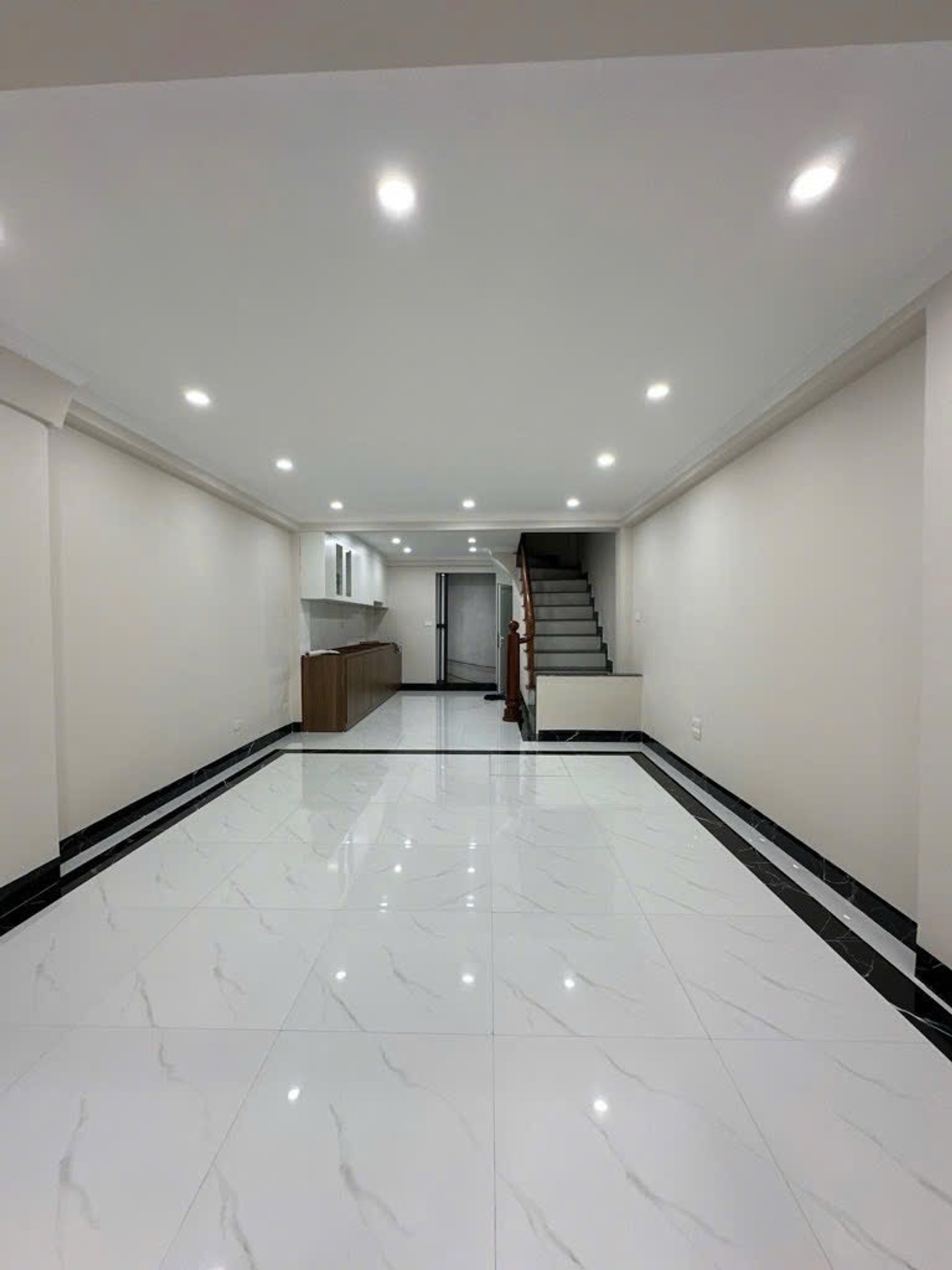 Bán nhà Bùi Xương Trạch - diện tích 53m2 5 tầng - Đầy đủ nội thất - giá 12 tỷ