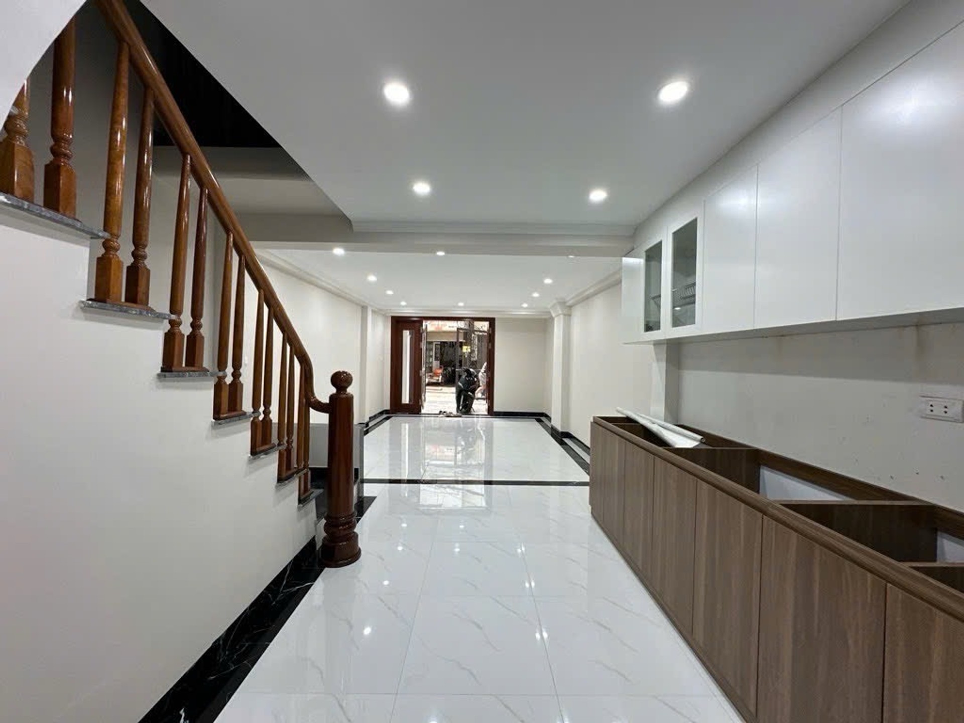 Bán nhà Bùi Xương Trạch - diện tích 53m2 5 tầng - Đầy đủ nội thất - giá 12 tỷ