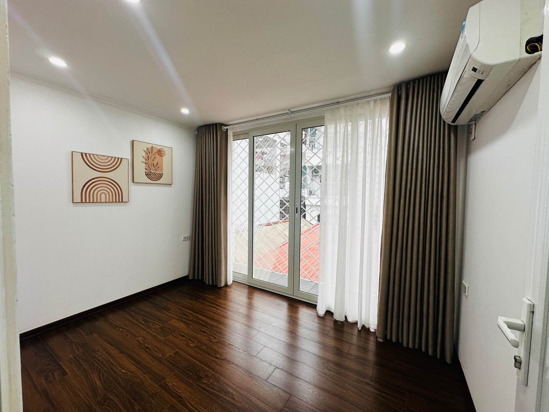 Bán nhà Nguyễn An Ninh - diện tích 42m2 4 tầng - Nhà đẹp hiếm có - giá 5,3 tỷ