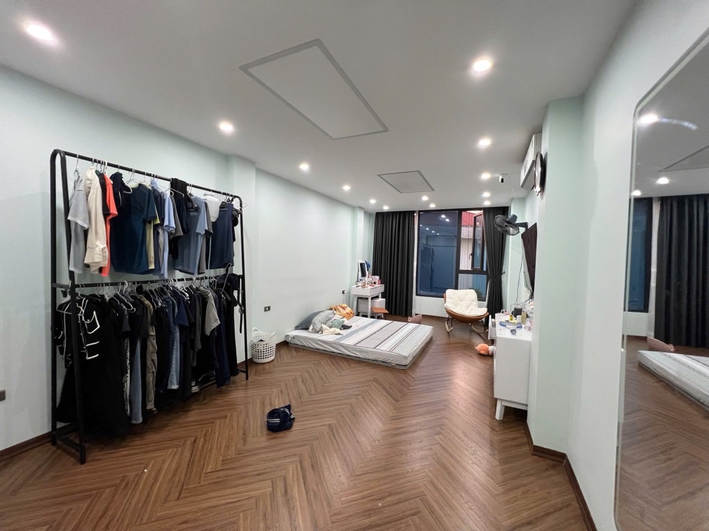 Bán nhà Vũ Ngọc Phan - diện tích 68m2 8 tầng - ô tô tránh - giá 39 tỷ