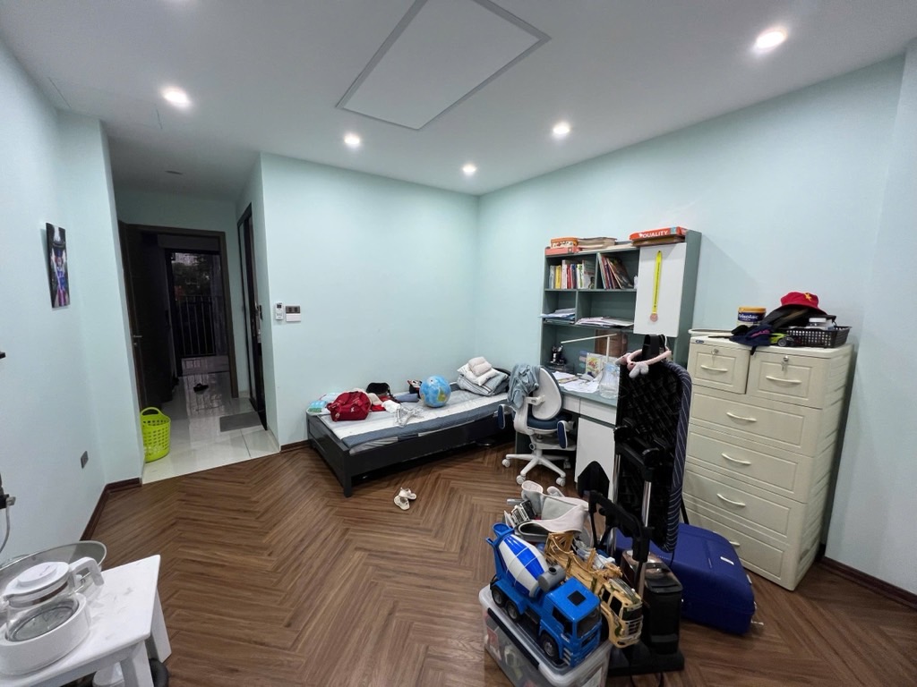 Bán nhà Vũ Ngọc Phan - diện tích 68m2 8 tầng - ô tô tránh - giá 39 tỷ