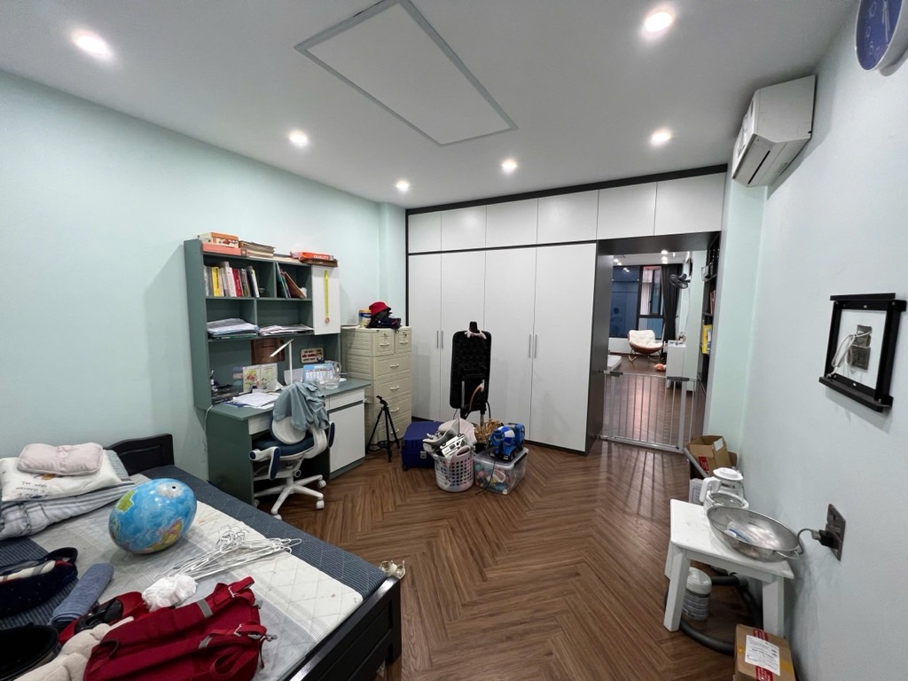 Bán nhà Vũ Ngọc Phan - diện tích 68m2 8 tầng - ô tô tránh - giá 39 tỷ