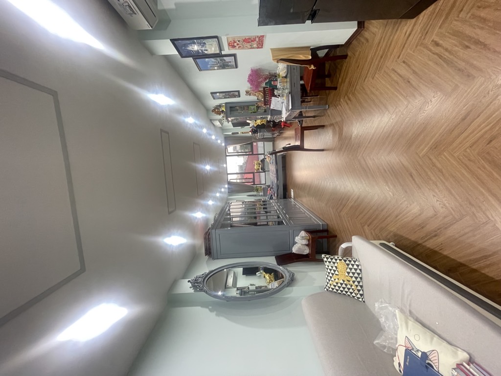 Bán nhà Vũ Ngọc Phan - diện tích 68m2 8 tầng - ô tô tránh - giá 39 tỷ