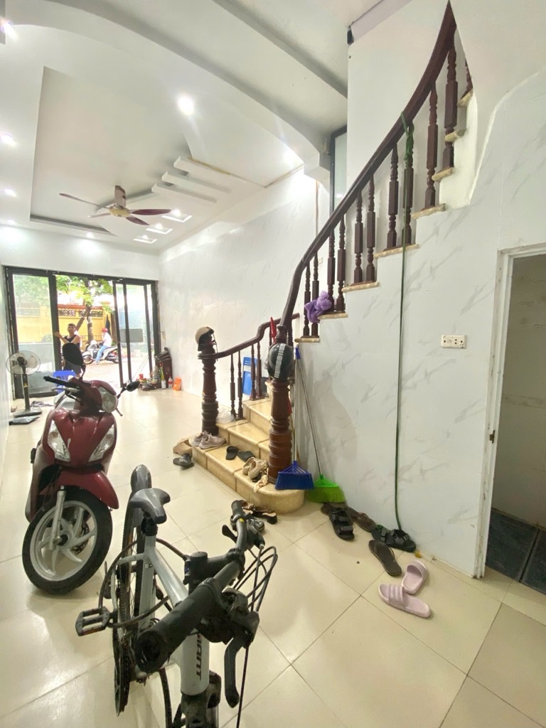 Bán nhà Vĩnh Tuy - diện tích 33m2 5 tầng - Mặt phố kinh doanh - giá 14,2 tỷ