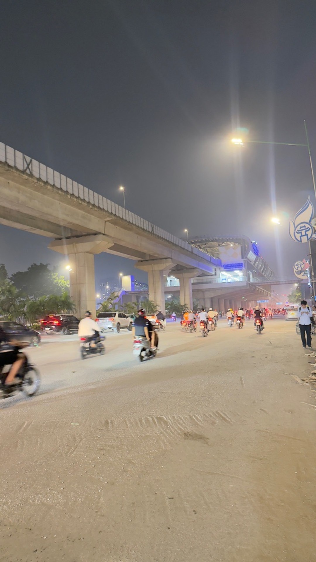Bán nhà Nguyễn Trãi - diện tích 107m2 1 tầng - Mặt phố - giá 35 tỷ