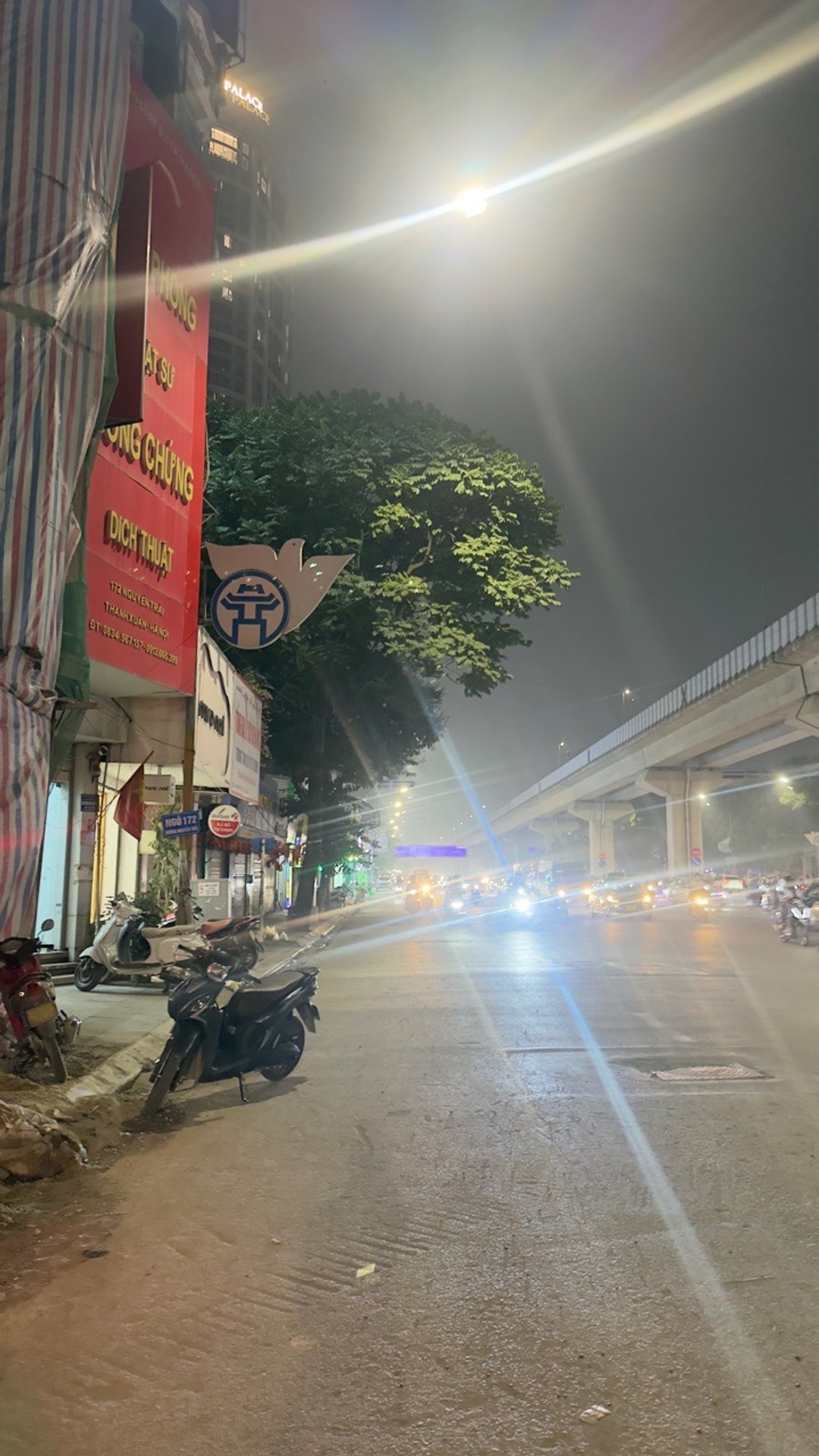 Bán nhà Nguyễn Trãi - diện tích 107m2 1 tầng - Mặt phố - giá 35 tỷ