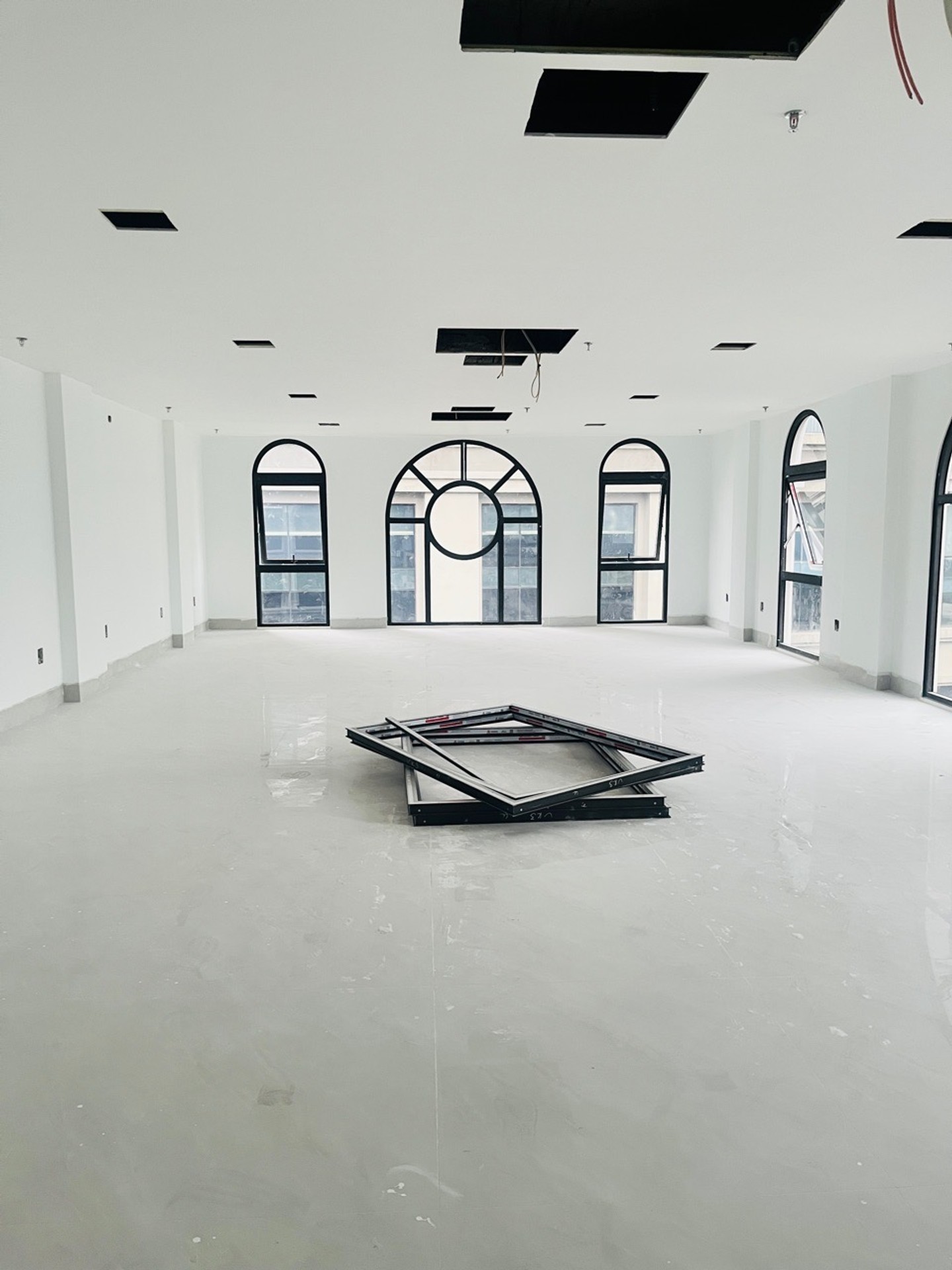 Bán nhà Cự Lộc - diện tích 147m2 9 tầng - Lô góc 3 mặt thoáng - giá 105 tỷ